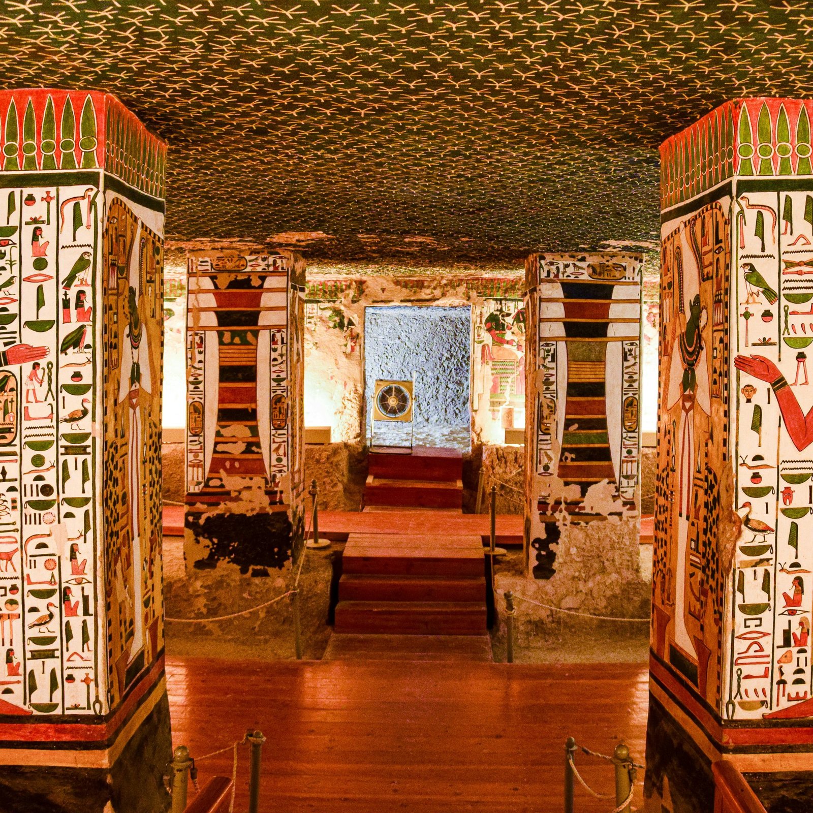 Valley of the Kings, Hatshepsut & Colossi of Memnon Day Tour